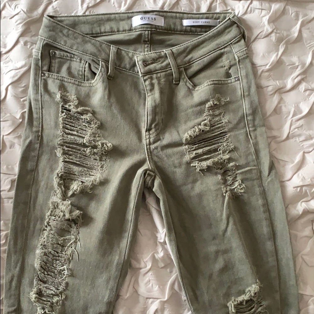 Guess destroyed jeans
